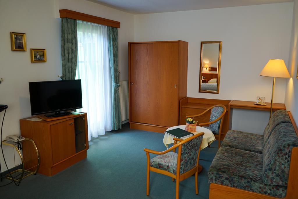 Pension Besser Bad Eisenkappel Esterno foto